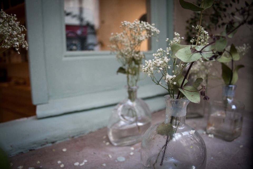 SlowMov Barcelona, Notas naturales, flores, secas, florero cristal, ventana